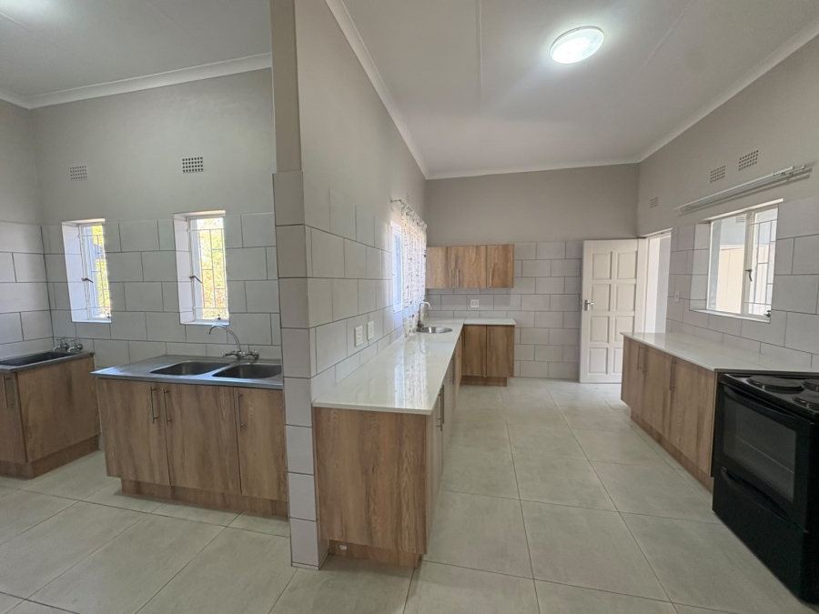 4 Bedroom Property for Sale in Geelhoutpark North West
